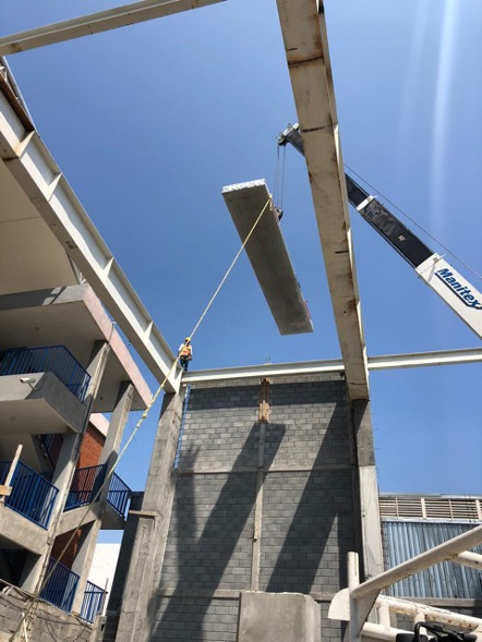 Construcción de una losa con Placa Alveolar en una escuela en Monterrey